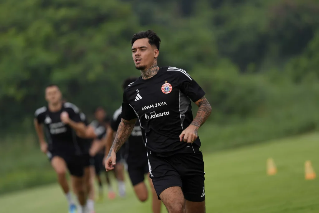 Foto dari artikel resmi Persija tentang pemain Timnas kembali